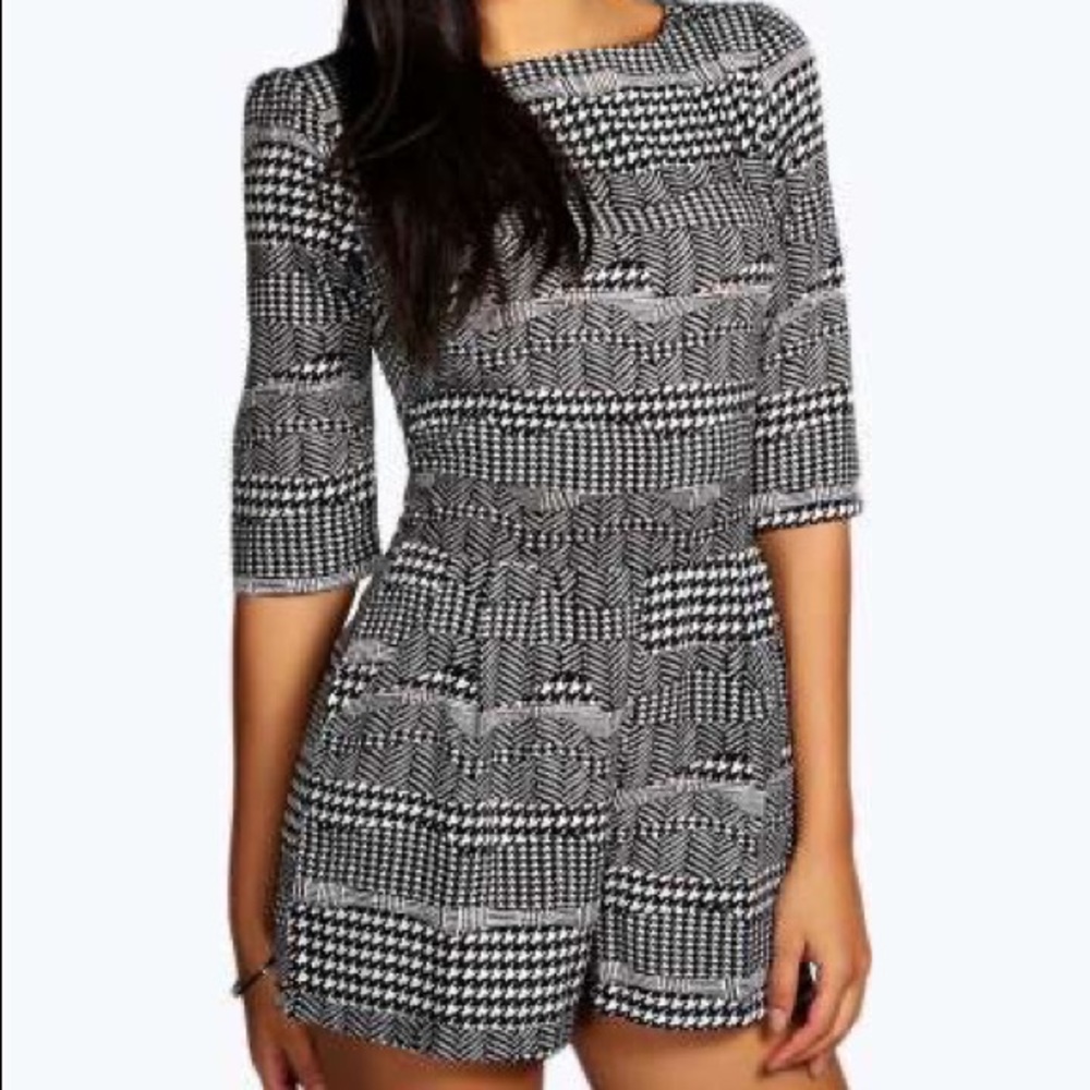 NWT Boohoo Marnie Monochrome Print 3/4 Sleeve Romper